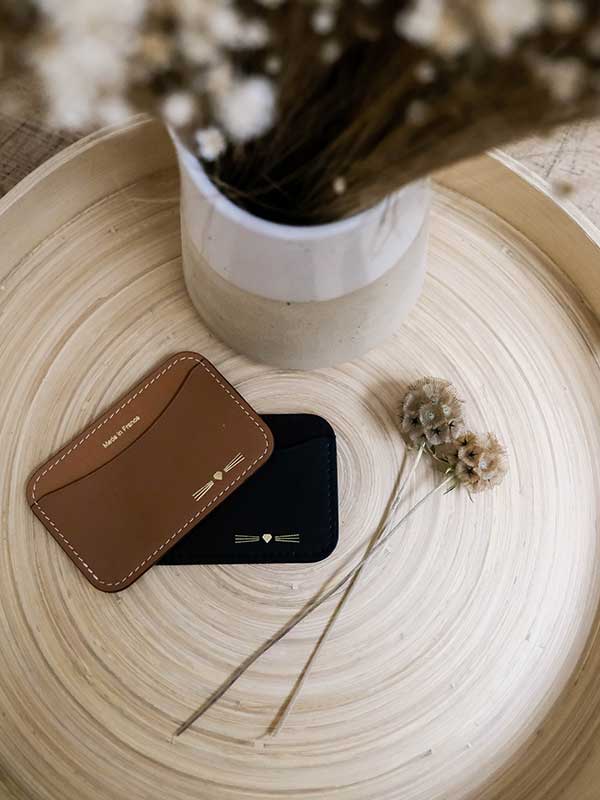 Les meilleurs porte-cartes personnalisés pour vous présenter en style