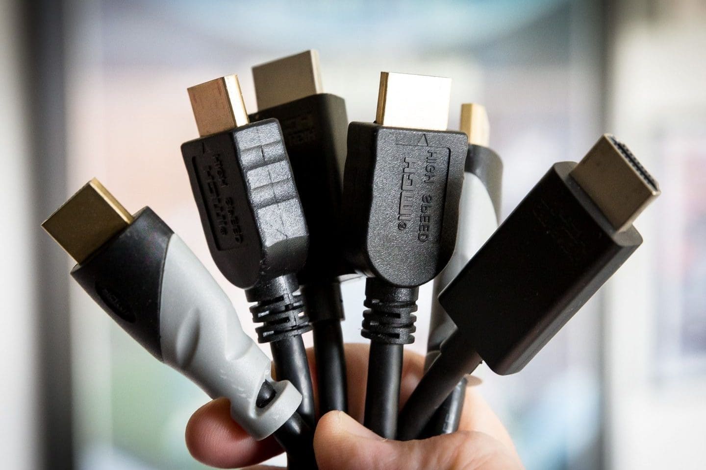 Comparaison entre HDMI ARC et Optique : Quelle est la meilleure option pour votre système audio ?