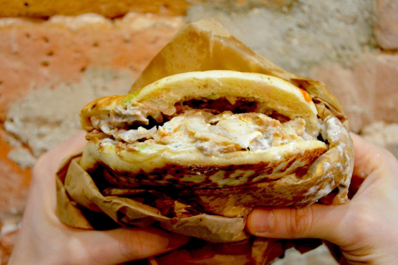 Kebab Halal: Découverte Gourmande et Technologique du Snack Préféré des Français