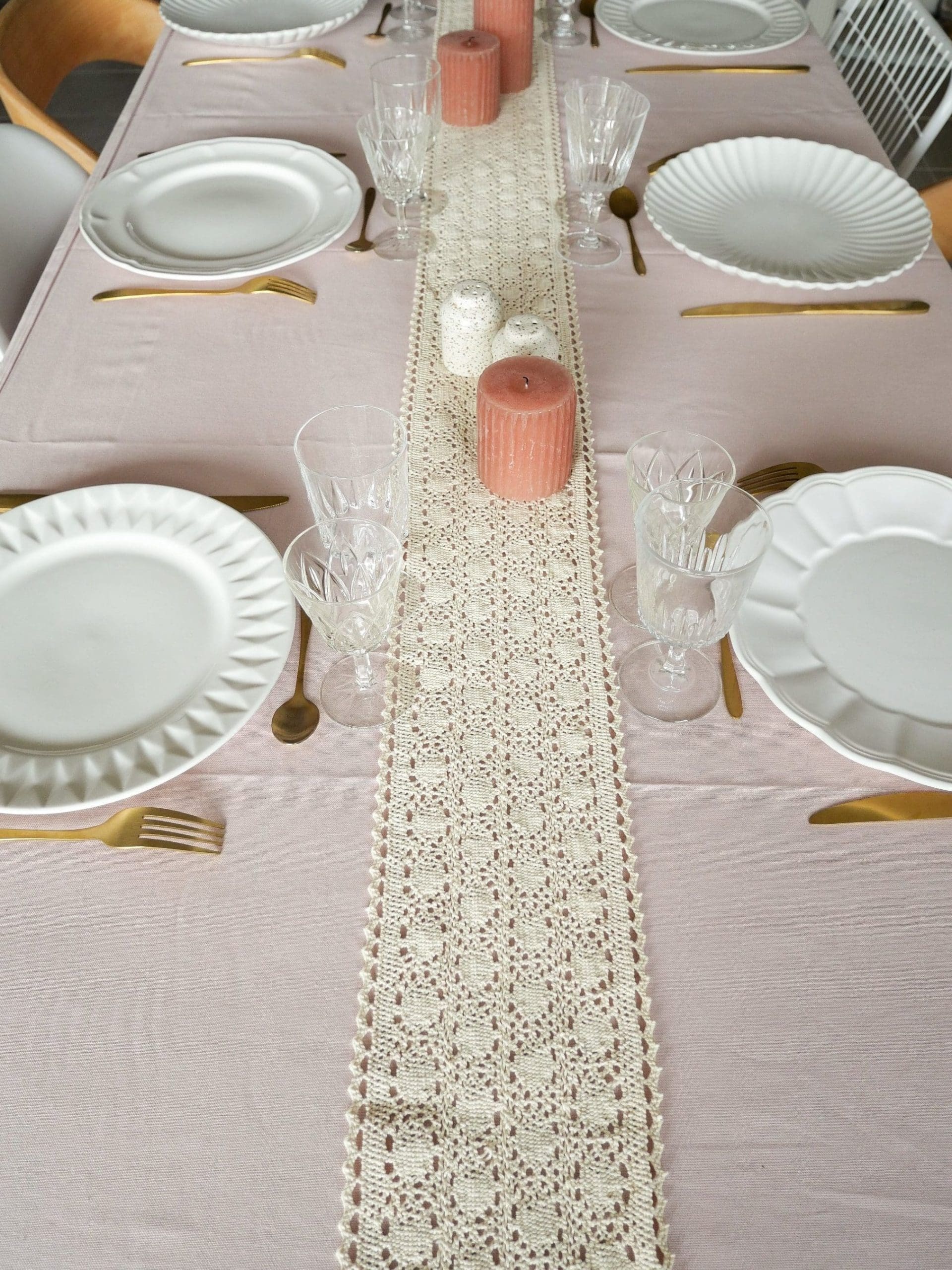 La Nappe Bouchara: L&rsquo;Alliance Parfaite entre Technologie Textile et Élégance à la Française